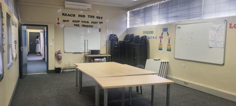 To Let Commercial Property for Rent in Mowbray Western Cape